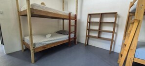 Basic Shared Dormitory - Abacaxi Hostel (Santa Teresa)