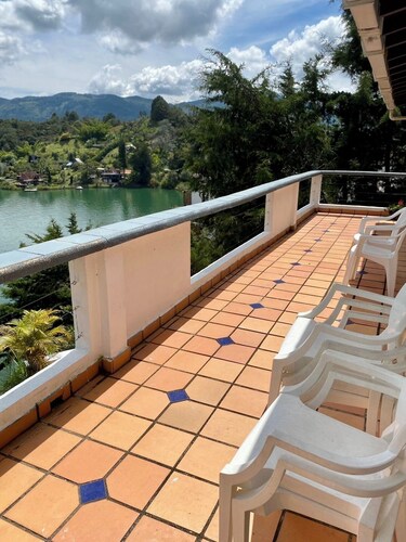 Kairos Guatapé - Lake View Retreat Near El Peñol