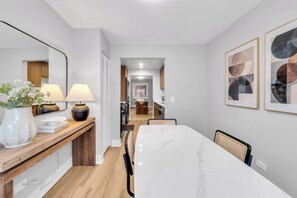 Dining - Retreat Near Andersonville 3BR Newly Remodeled (Chicago)