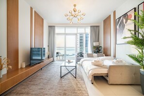 1 bedroom, iron/ironing board, travel cot, free WiFi - SettlerHomes, Seaside Lux Marina, Private Beach (Dubai)