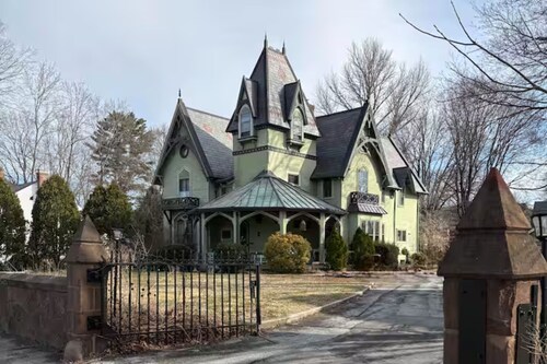 Spacious 4-bedroom house in charming Norwich