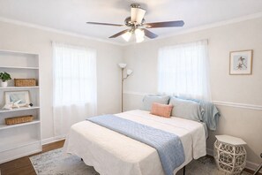 3 bedrooms, WiFi, bed sheets - Bright Florida Escape, Family-Friendly, 20 minutes from the beach (Port St. Lucie)