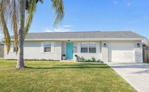Exterior - Bright Florida Escape, Family-Friendly, 20 minutes from the beach (Port St. Lucie)