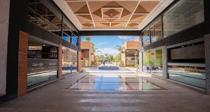 Elegant Apartment with Panoramic View