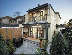Exterior - Luxurious Kew House - 5 min walk to cafes and restaurants (Kew)