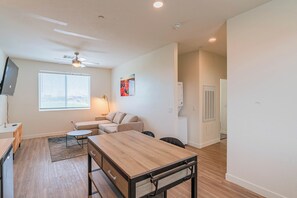 雙人房, 非吸煙房 | 飯廳