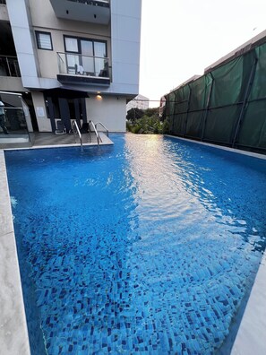 Pool - Golden luxury studio apartment at Cantonments+Pool (Accra)