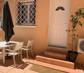 Outdoor dining - MARYCEL T2 with Terrace wifi Clim and garage (BANDOL)