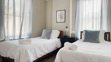 2 bedrooms, desk, iron/ironing board, free WiFi