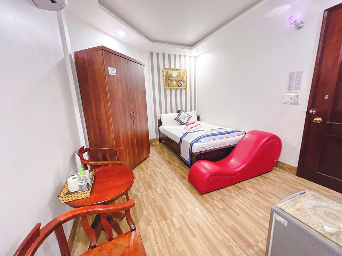 Standard Double Room, 1 King Bed, Private Bathroom, Beachfront | Desk, laptop workspace, blackout drapes, soundproofing