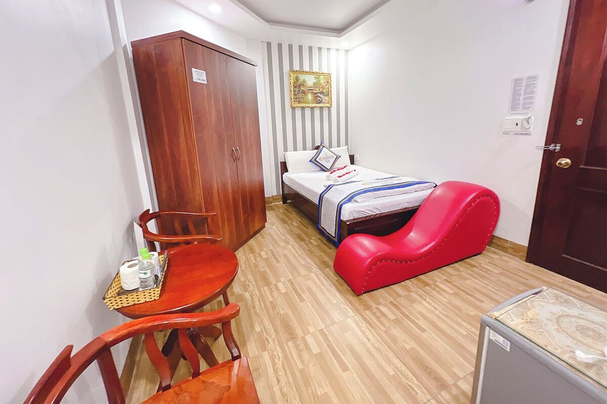 Standard Double Room, 1 King Bed, Private Bathroom, Beachfront | Desk, laptop workspace, blackout drapes, soundproofing