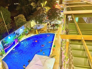 15 kolam renang terbuka