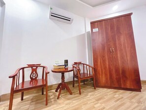 Standard-Doppelzimmer, 1 Queen-Bett, eigenes Bad, Strandnähe | Zimmerausstattung