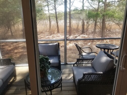 2-bedroom condo in lovely Ocean View with nature views.