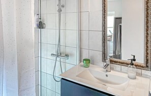 Shower - Lovely home in Rudkøbing with WiFi (Rudkøbing)