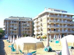 Exterior - Studio with air conditioning and balcony with side sea view (Lido di Jesolo)
