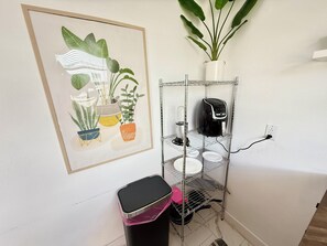 Interior - Stylish Orlando Studio – 2 Queens, Fast WiFi, Patio & Near Theme Parks (Orlando)