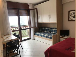 1 bedroom, WiFi - Studio mit Klimaanlage und Balkon (Lido di Jesolo)