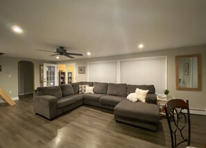 Living area - Cozy Cape May Getaway with 2 bedrooms and an upstairs loft! (Lower Township)