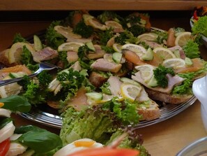 Unclassified image, 4 of 44, button - Hotel Restaurant Piccolo (Thale)