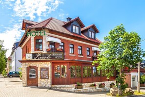 المنشأة من الخارج