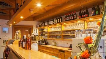 Bar (in der Unterkunft)