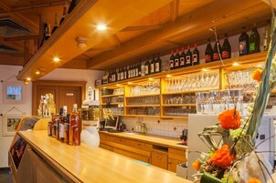 Bar (en el alojamiento)