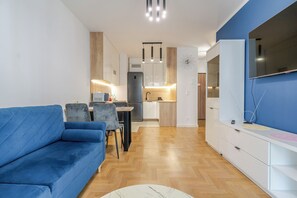 TV - Szybowcowa Charming Apartment (Katowice)