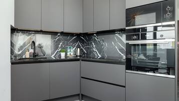 Fridge, microwave, oven, stovetop