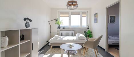 2 makuuhuonetta, silitysrauta/-lauta, Wi-Fi, vuodevaatteet