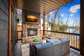 Terrace/patio - Blue Ridge Retreat - Lakefront | Dock | Firepit | Game Room (Blue Ridge)