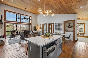 Interior - Blue Ridge Retreat - Lakefront | Dock | Firepit | Game Room (Blue Ridge)