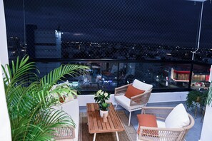 Property grounds - Luxury 2BR Skyline Retreat + Pool, Balcony & Parking - Bella Vista Santo Domingo (Santo Domingo)