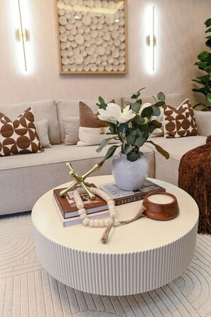 Interior - Luxury 2BR Skyline Retreat + Pool, Balcony & Parking - Bella Vista Santo Domingo (Santo Domingo)