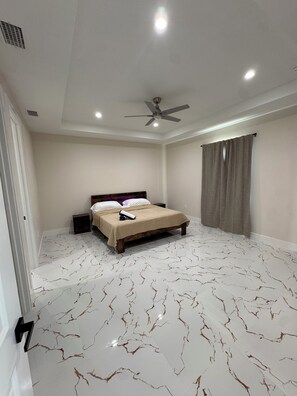 4 Schlafzimmer, Bügeleisen/Bügelbrett, WLAN, Bettwäsche