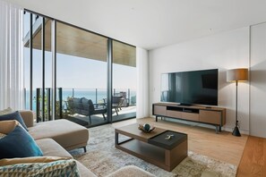 Smart TV, books
