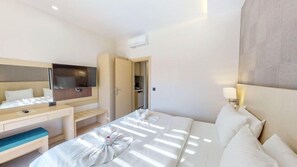 Ảnh chưa phân loại, 3 trong số 77 ảnh, nút