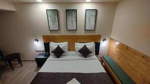 Unclassified image, 3 of 57, button - Saltstayz Thyme (New Delhi)