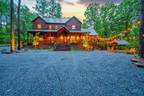 Exterior - Nova Creek View Lodge - Hot Tub/Firepit/Sleeps 18 (Broken Bow)