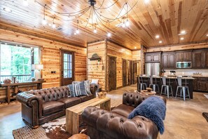 Living area - Nova Creek View Lodge - Hot Tub/Firepit/Sleeps 18 (Broken Bow)