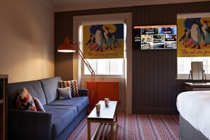 Unclassified image, 4 of 59, button