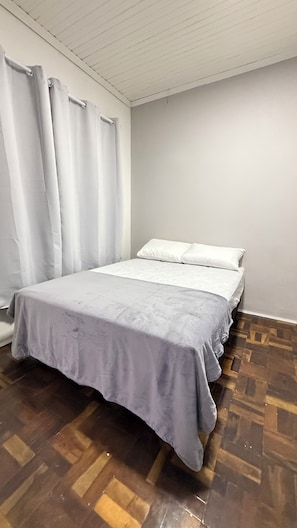 1 bedroom, WiFi, bed sheets - Cozy apartment in a central and quiet area. (Chapecó)