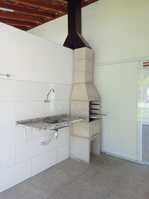 Interior - Pet-friendly apartment with air conditioning, sleeps 4, parking 2.5km from the Historic Center. (Paraty)