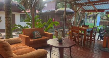 casa madera black beach