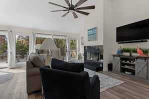 TV connectée, cheminée