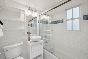Shower, hair dryer, towels - Carriage House Less Than 75 Feet From Seaside Beach | Little Dipper (Santa Rosa Beach)