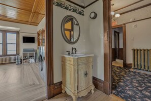 House | 7 bedrooms - Heritage Estate 1893 - Former Inn - Walk Downtown (Wolfville)