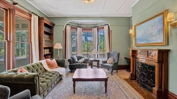 House | 7 bilik tidur