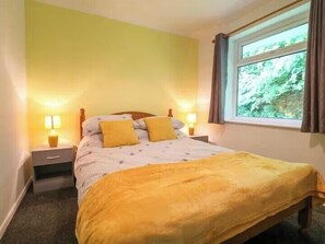 Iron/ironing board, WiFi - 2 Bed Cottage - Sleeps 4 - Pets - Parking - Wifi (Liskeard)