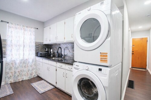 Awesome Longstay 2-bedroom apartment in friendly Kettering neighborhood